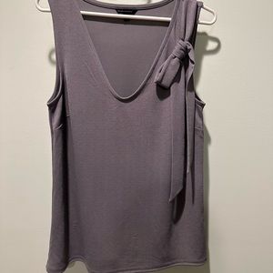 Banana Republic Women’s Gray Sleeveless Top
